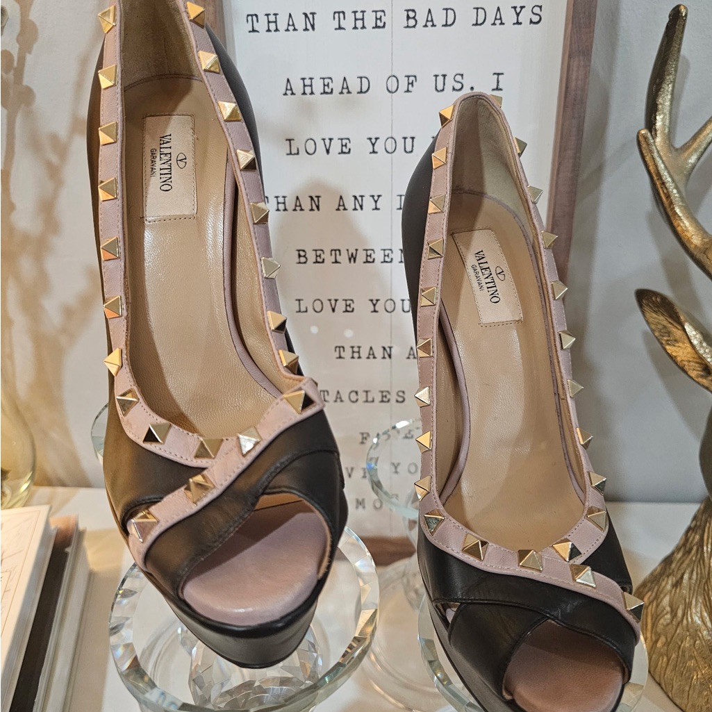 Valentino 10 Rockstud Peep Toe Platform Leather Heels Euc Made In Italy
